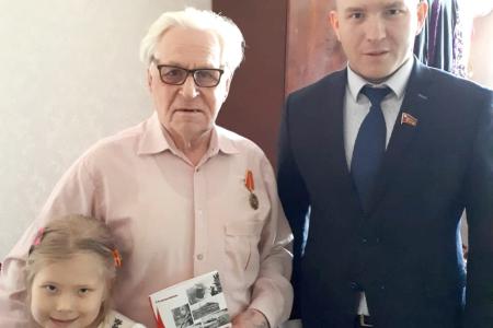 Первый секретарь Ненецкого ОК КПРФ Михаил Райн поздравил ветеранов с юбилеем Великой Победы