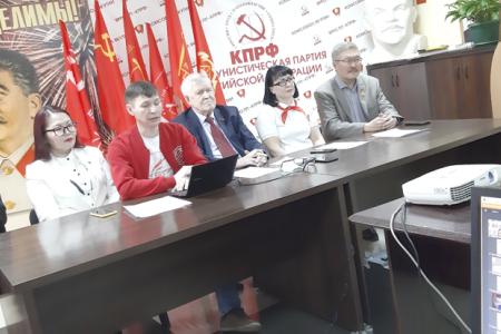 Коммунисты и комсомольцы Якутии активно используют новые формы и методы работы