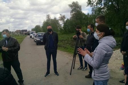 В Белгородском районе коммунисты не позволили единороссам вырубить многолетнюю берёзовую аллею