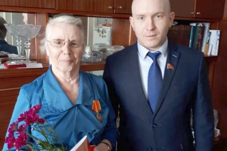 Первый секретарь Ненецкого ОК КПРФ Михаил Райн поздравил ветеранов с юбилеем Великой Победы