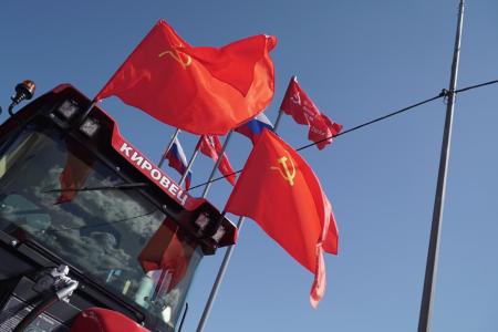 Депутат Госдумы Сергей Пантелеев открыл праздничные мероприятия к юбилею Победы на Кировском заводе