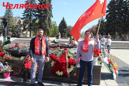 СМИ и соцсети об акциях КПРФ к 75-летию Великой Победы:  «Бессмертный полк под красным стягом», автопробеги, шествие в Иркутске, задержания в Москве