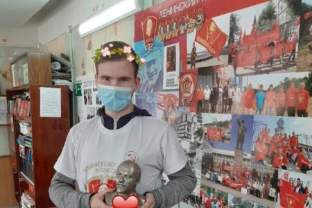 Первомай! Саратов красный!