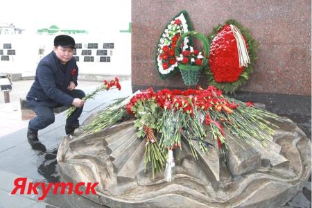 СМИ и соцсети об акциях КПРФ к 75-летию Великой Победы:  «Бессмертный полк под красным стягом», автопробеги, шествие в Иркутске, задержания в Москве