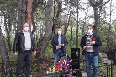 В Тульской области члены КПРФ почтили память героев Великой Отечественной войны в день 75-летия Великой Победы