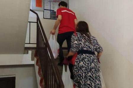 «Своих не бросаем!». Краснодарские комсомольцы продолжают оказывать помощь малоимущим семьям