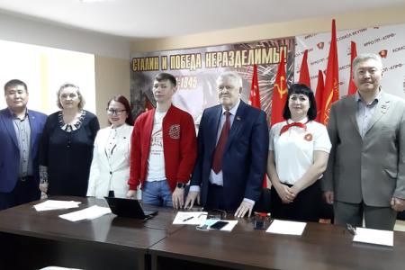 Коммунисты и комсомольцы Якутии активно используют новые формы и методы работы
