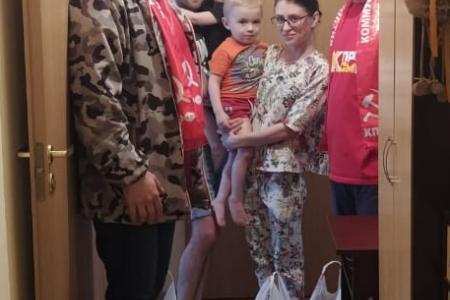Краснодар. Отряд коммунистов-добровольцев помогает терпящим бедствие семьям