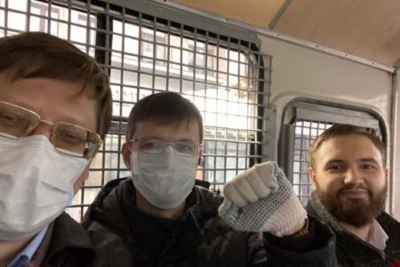 Депутатов от КПРФ с помощниками задержали на акции в честь Дня Победы в Москве