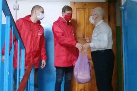 Комсомольцы Брянщины проводят акцию «Своих не бросаем!»