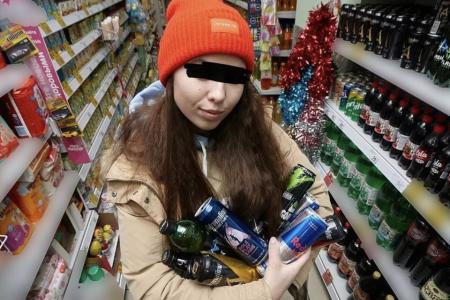 Тульская область. Депутат КПРФ Алексей Лебедев требует законодательно ограничить продажу энергетиков несовершеннолетним в регионе
