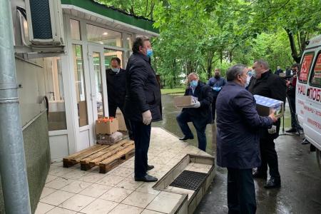 Всё лучшее – детям! Подмосковные коммунисты отправили подарки в детские дома и хосписы региона