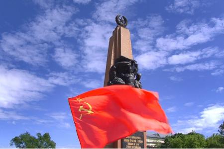 Омские коммунисты отмечают годовщину Марьяновских боёв