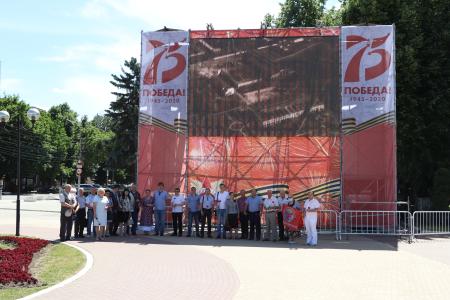 Коммунисты Рязани возложили цветы к Вечному огню