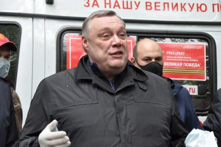 Всё лучшее – детям! Подмосковные коммунисты отправили подарки в детские дома и хосписы региона