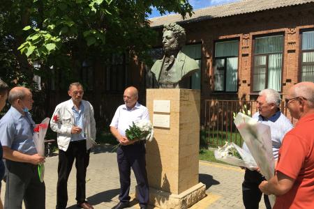 Краснодарский край. Кубанские активисты КПРФ и ЛКСМ отметили Пушкинский день