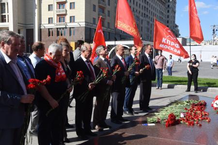 Г.А. Зюганов: Секрет Победы – в защите Советской Родины!