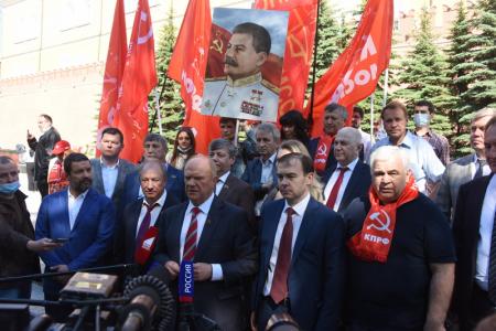 Г.А. Зюганов: Секрет Победы – в защите Советской Родины!