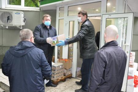 Всё лучшее – детям! Подмосковные коммунисты отправили подарки в детские дома и хосписы региона