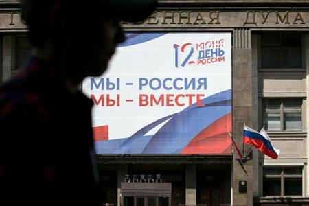С.П.Обухов: «День победы» Бориса Николаевича над Михаилом Сергеевичем или «День России»