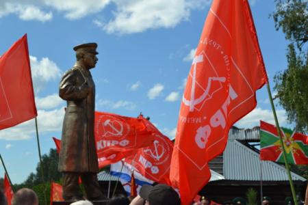 В Нижегородской области установлен первый памятник И.В. Сталину