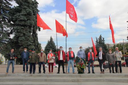 Коммунисты Челябинска почтили память погибших в Великой Отечественной войне
