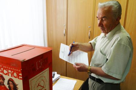 В Курске идет голосование по 15 поправкам к Конституции, внесенным КПРФ