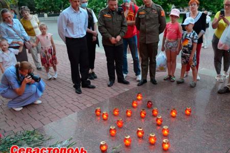 Ленинский комсомол провел "Вахту памяти"