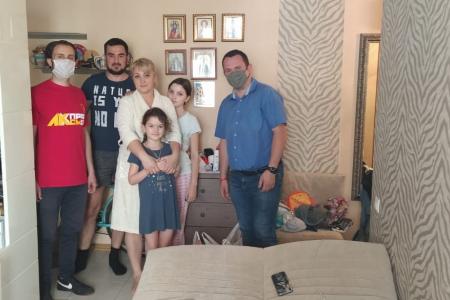 Краснодарский край. Активисты КПРФ в День защиты детей помогли нуждающимся семьям
