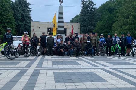 Ставропольские коммунисты почтили память погибших в сороковые-роковые автопробегом