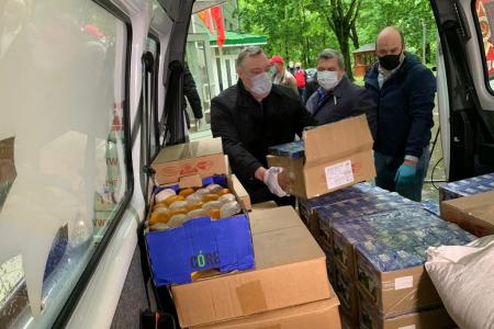 Всё лучшее – детям! Подмосковные коммунисты отправили подарки в детские дома и хосписы региона