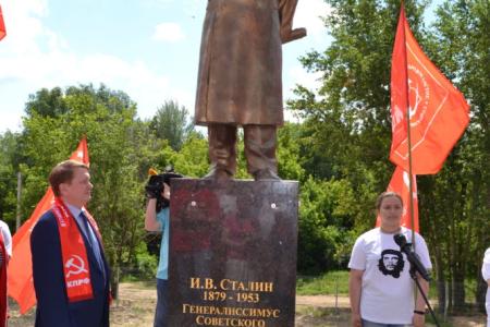 В Нижегородской области установлен первый памятник И.В. Сталину