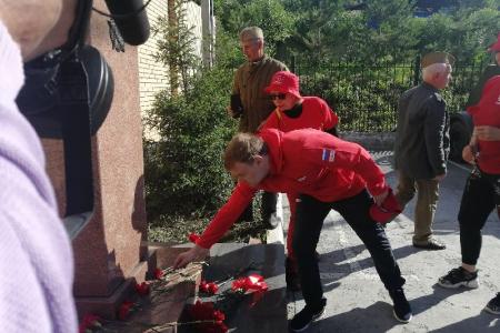 Новосибирский обком КПРФ дал старт автопробегу Дня памяти и скорби