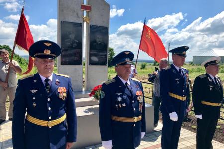 В Липецкой области при поддержке КПРФ открыли памятник Героям Советского Союза