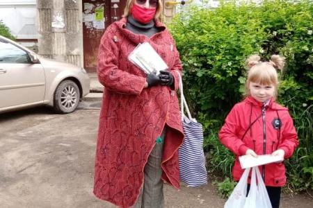 Ивановская область. В День защиты детей Кинешемские коммунисты организовали  раздачу масок
