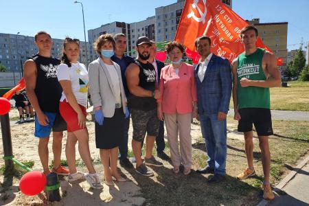 «И помнит мир спасенный…». В Тюмени КПРФ подвела итоги творческого конкурса среди учащихся