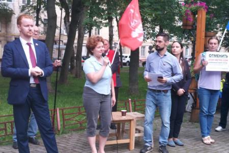 Денис Парфенов провел встречу с жителями Гагаринского, Ломоносовсккого, Академического районов Москвы