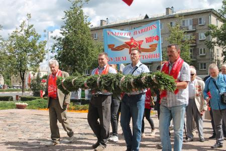 Памяти павших будем достойны! Коммунисты Пскова отметили 76-ю годовщину освобождения города