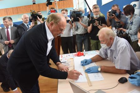 Г.А. Зюганов: «Сегодняшнее голосование имеет принципиальное значение, граждане должны высказать свою волю»