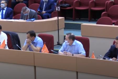 Саратовская область. Единороссы отклоняют все законопроекты депутатов-коммунистов