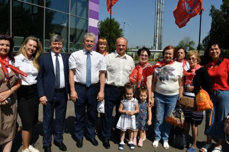 Г.А. Зюганов принял участие в открытии спортивного комплекса на территории совхоза имени Ленина