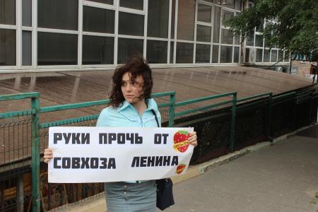 Сталинградские коммунисты и комсомольцы провели одиночные пикеты в защиту Грудинина