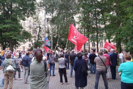 Денис Парфенов провел встречу с жителями Гагаринского, Ломоносовсккого, Академического районов Москвы