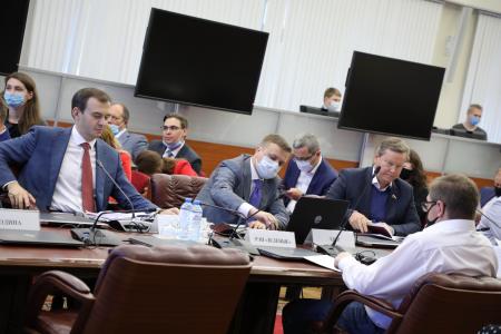 На заседании ЦИКа Юрий Афонин процитировал Ленина: «Пока собственность за капиталистами, всякая демократия будет только лицемерно прикрытой буржуазной диктатурой»
