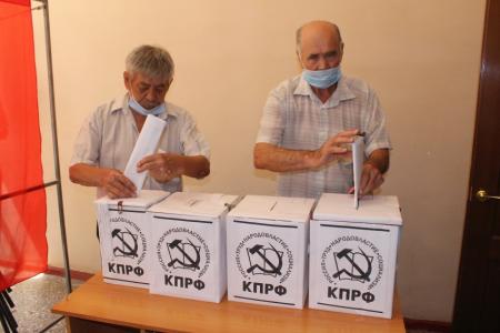 Коммунисты Калмыкии утвердили списки кандидатов в депутаты