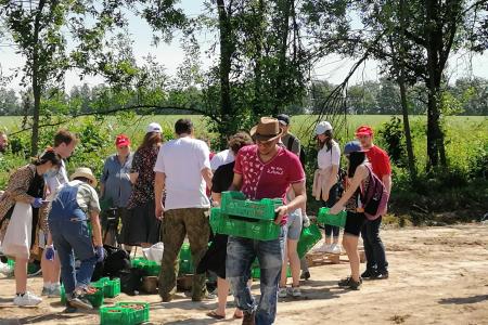 Народ помогает «Совхозу имени В.И. Ленина»