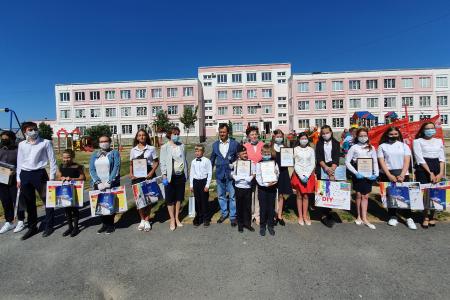 «И помнит мир спасенный…». В Тюмени КПРФ подвела итоги творческого конкурса среди учащихся