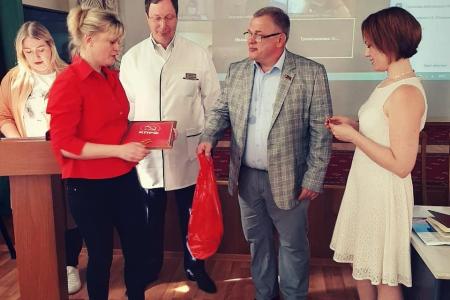 Московская область. Депутат КПРФ Александр Наумов: «Берегите себя, доктора! Спасибо вам за тот подвиг, который вы совершили в борьбе с Covid-19!»