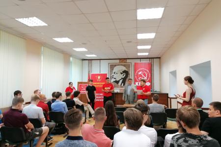 Самарские коммунисты наградили участников Парада Памяти