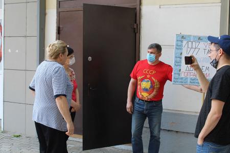 Амурская область. Благовещенск. Пикетчиков КПРФ задержала полиция